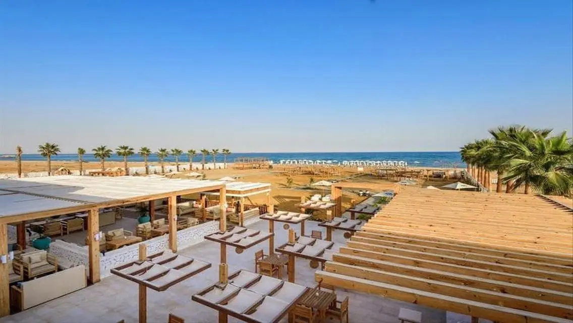 Luxury Apartment with Private Garden and Pool