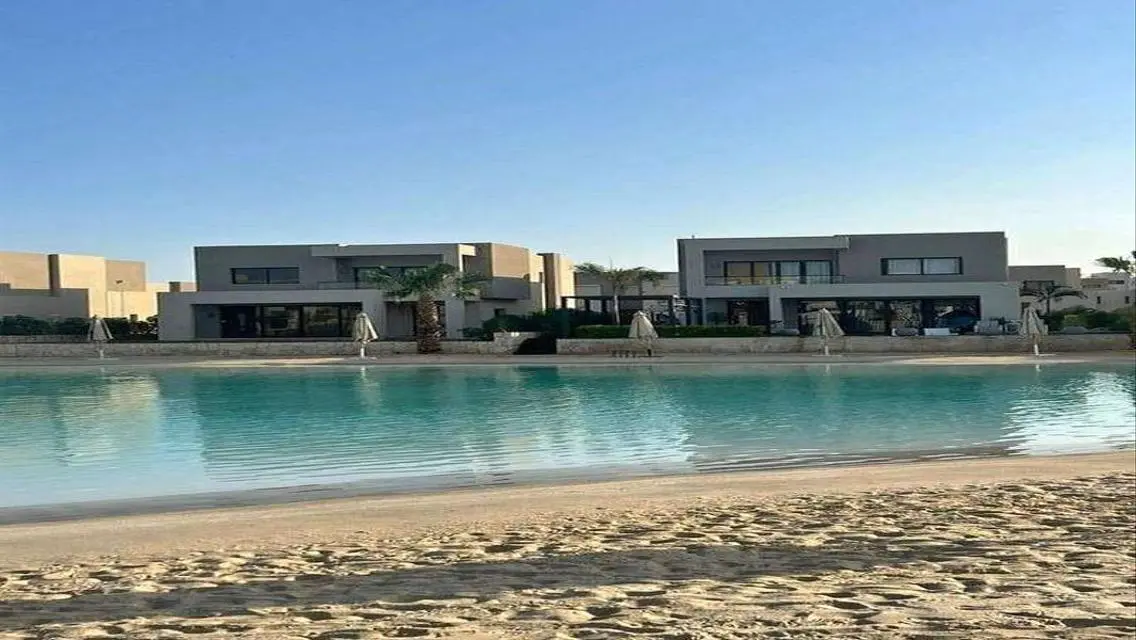 Luxury Apartment with Private Garden and Pool