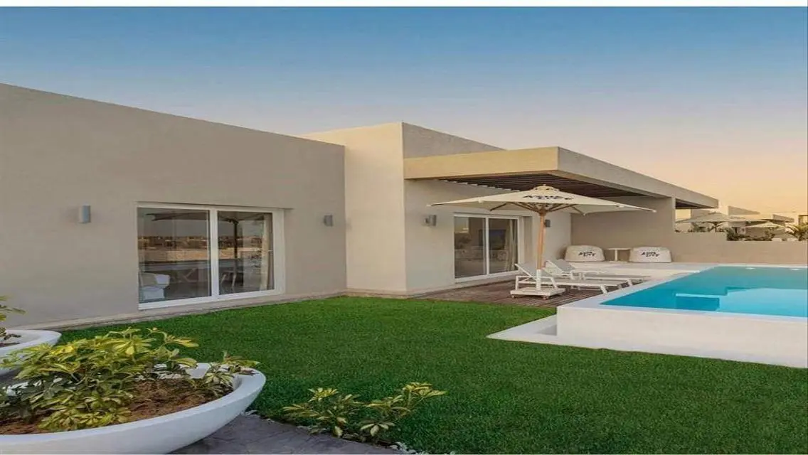 Luxury Apartment with Private Garden and Pool