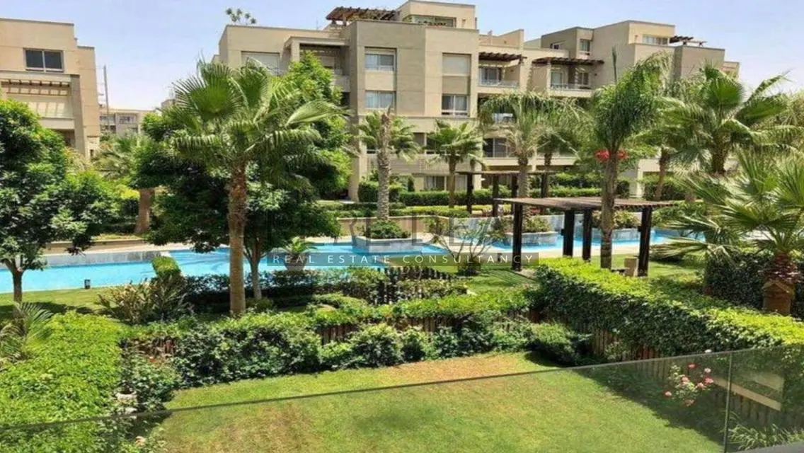 فيلا فاخرة في سوان ليك بمساحة ضخمة