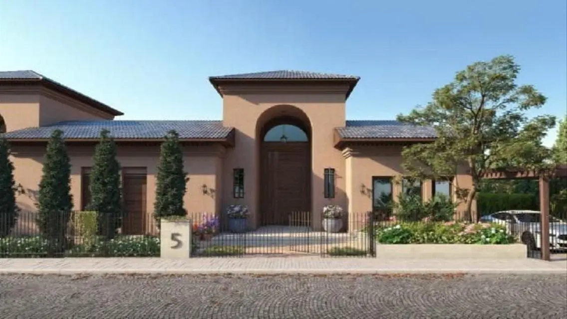 Luxurious Villa with Spacious Layout in Village West
