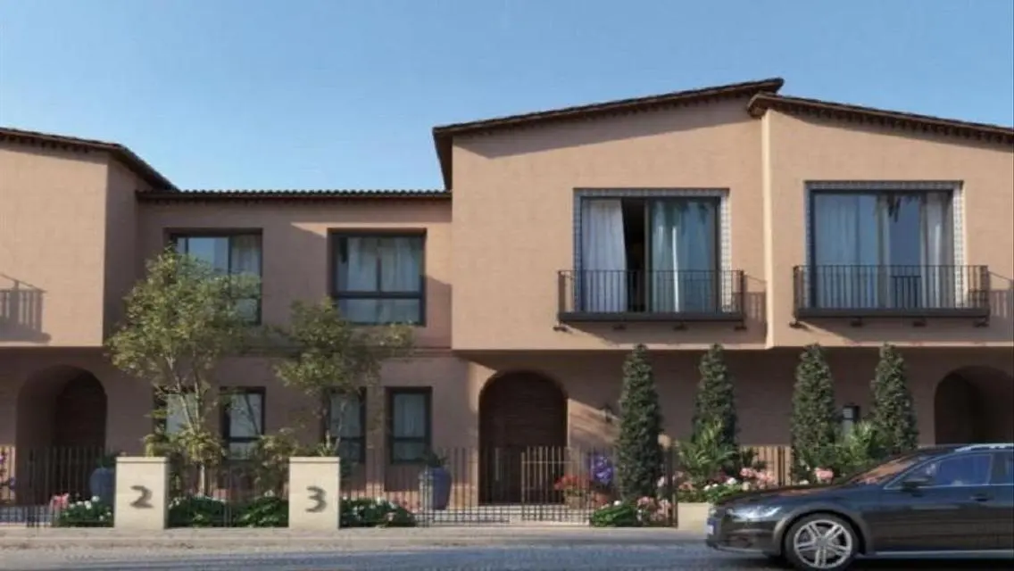 Luxurious Villa with Spacious Layout in Village West
