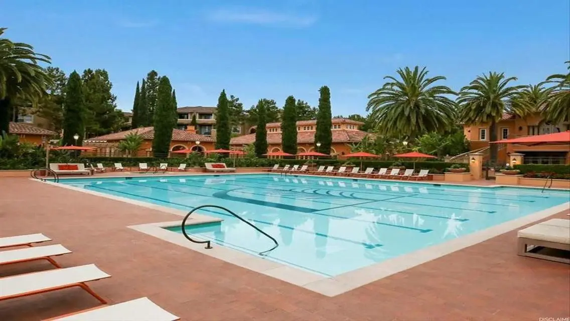 Luxurious Villa with Spacious Layout in Village West