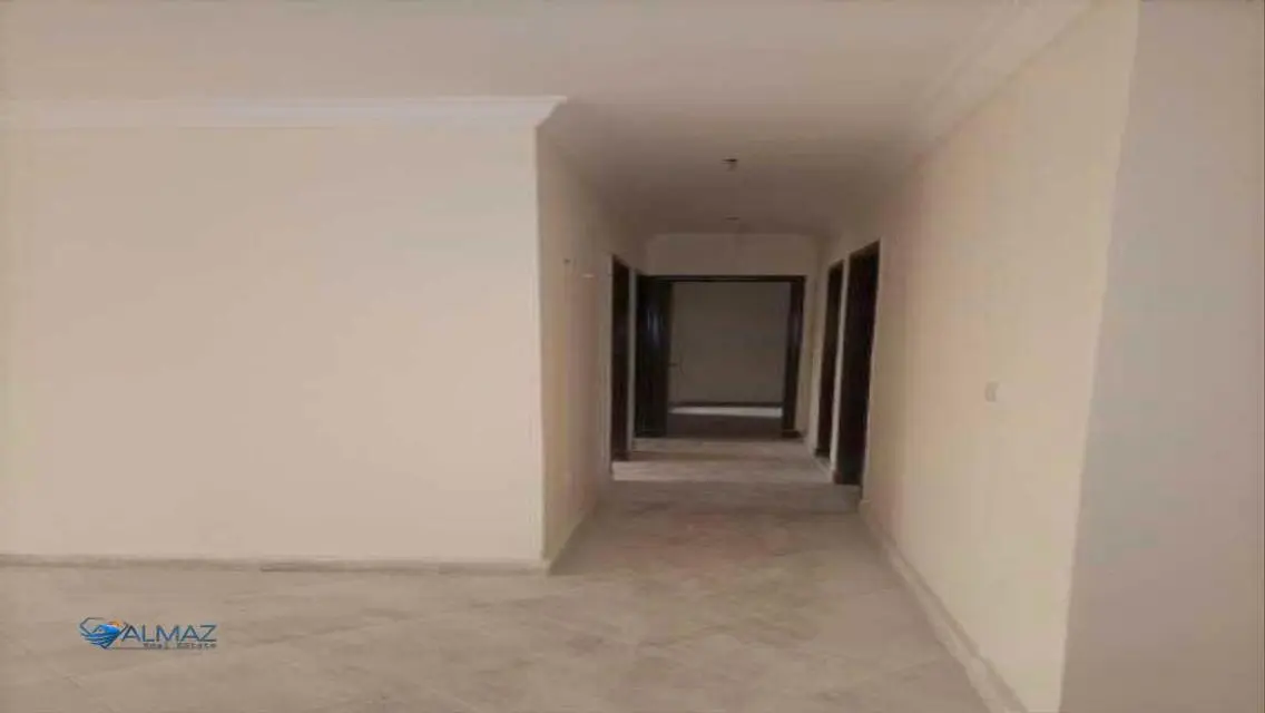 Luxurious Apartment for Sale in S5224