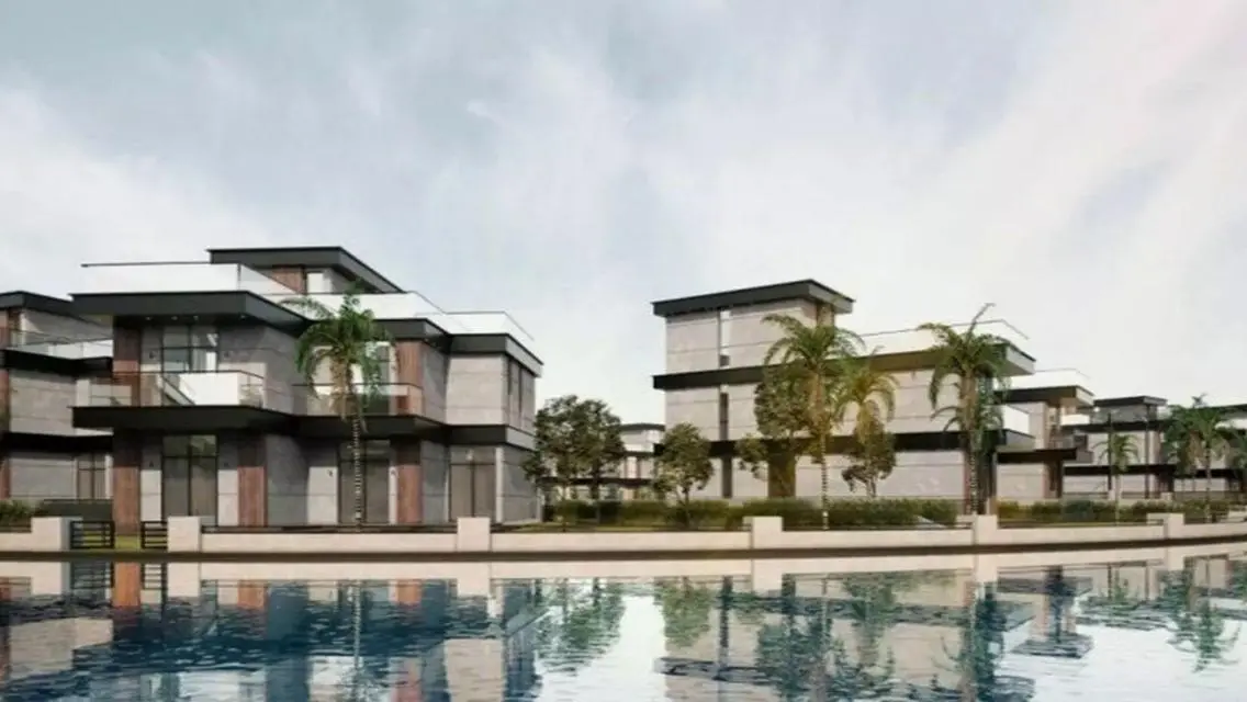 Luxury Apartment with Lake View