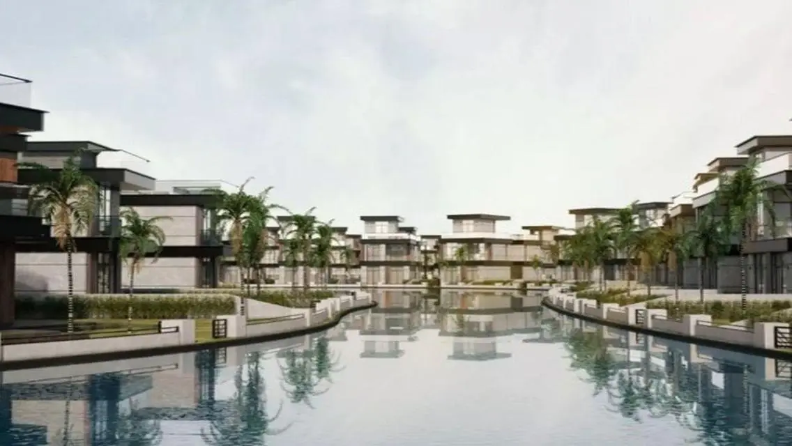 Luxury Apartment with Lake View