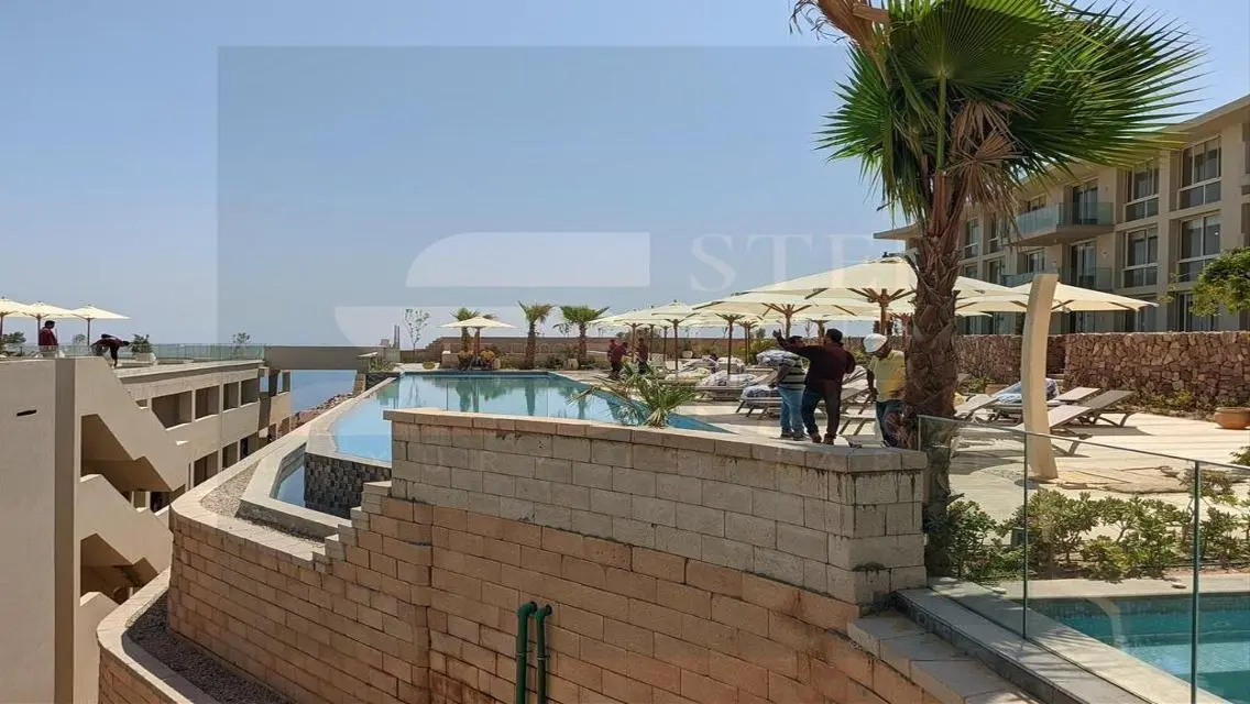 شقة فاخرة مطلة على البحر بسعر ممتاز