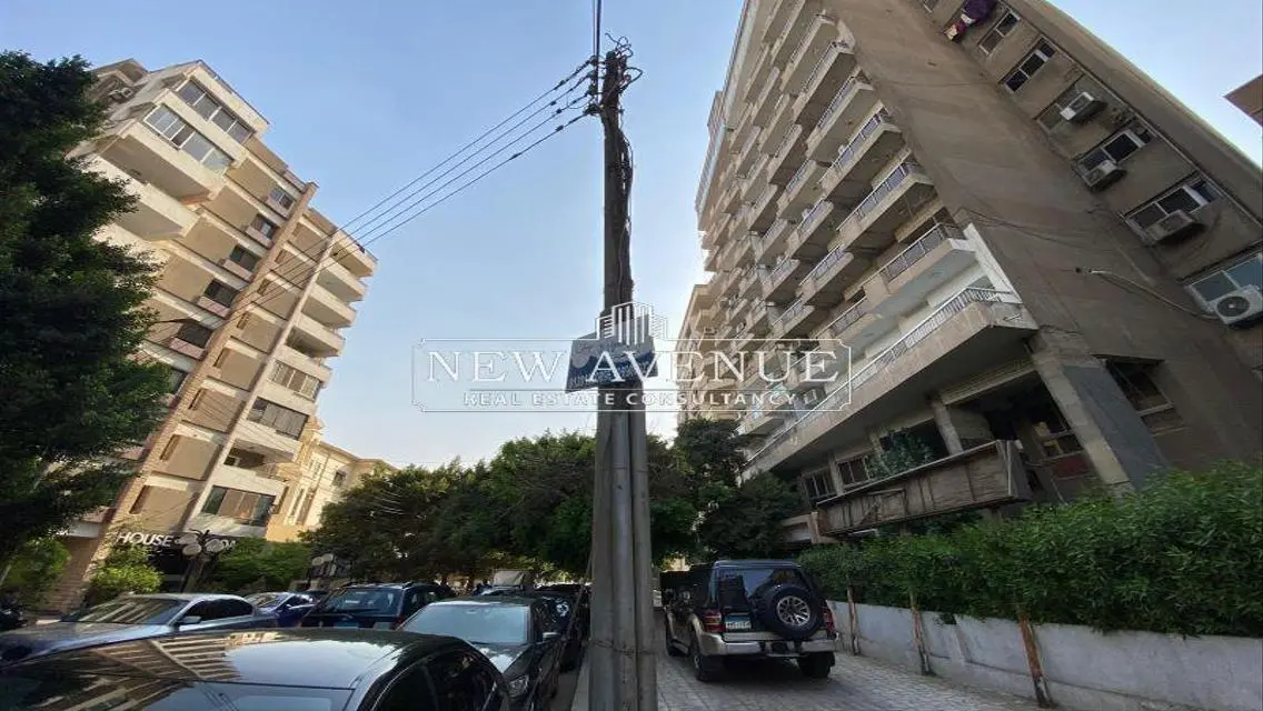 مساحة مكتبية رائعة للبيع بمساحة 350 متر