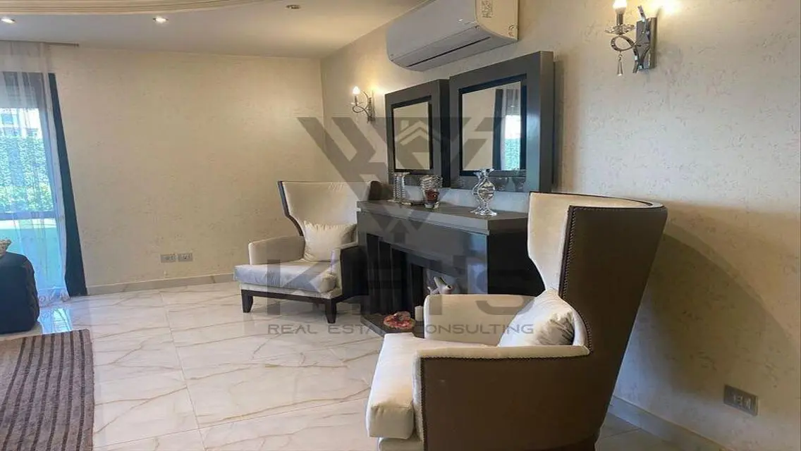 Luxury Apartment with Private Garden and Pool
