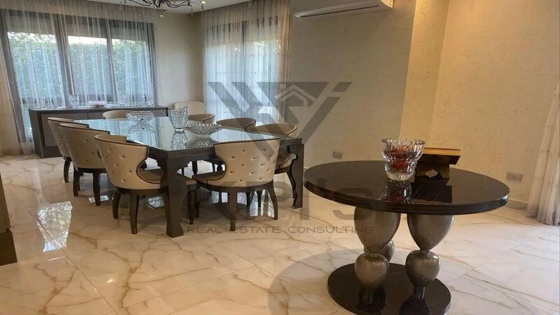 Luxury Apartment with Private Garden and Pool
