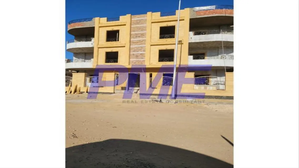 Luxury Apartment Overlooking Main Landmark - 320 sqm