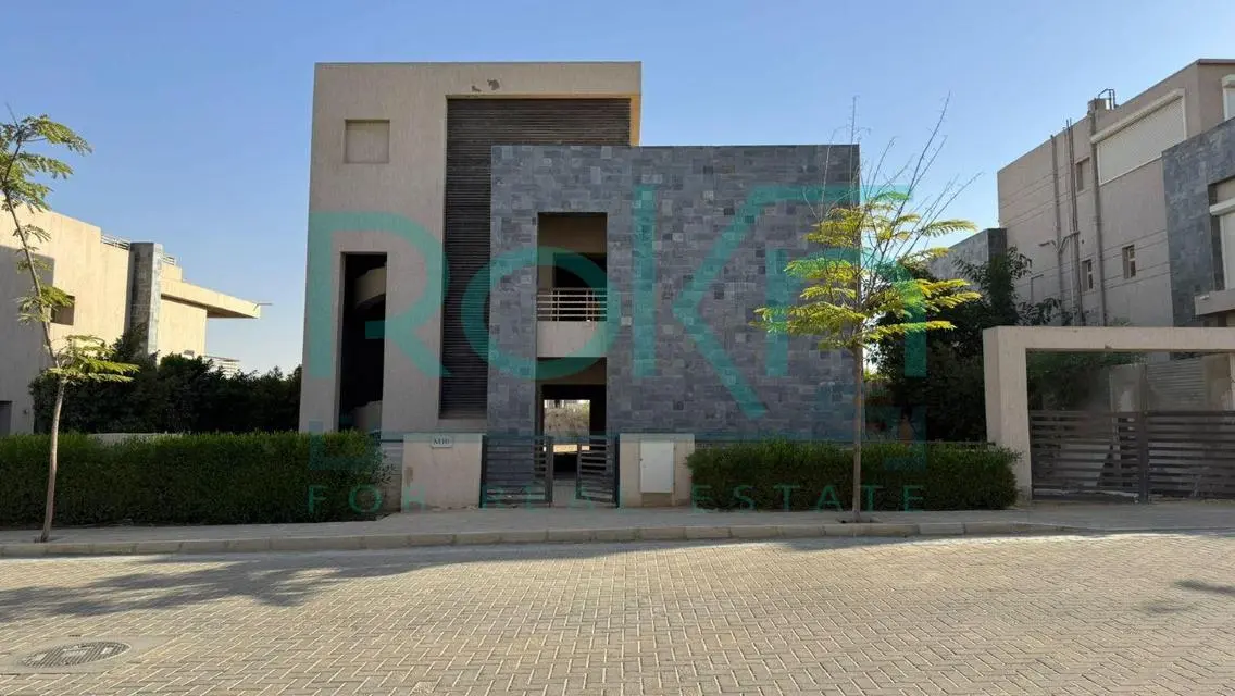 Luxury Villa for Sale with 870 sqm at QNB Lakes