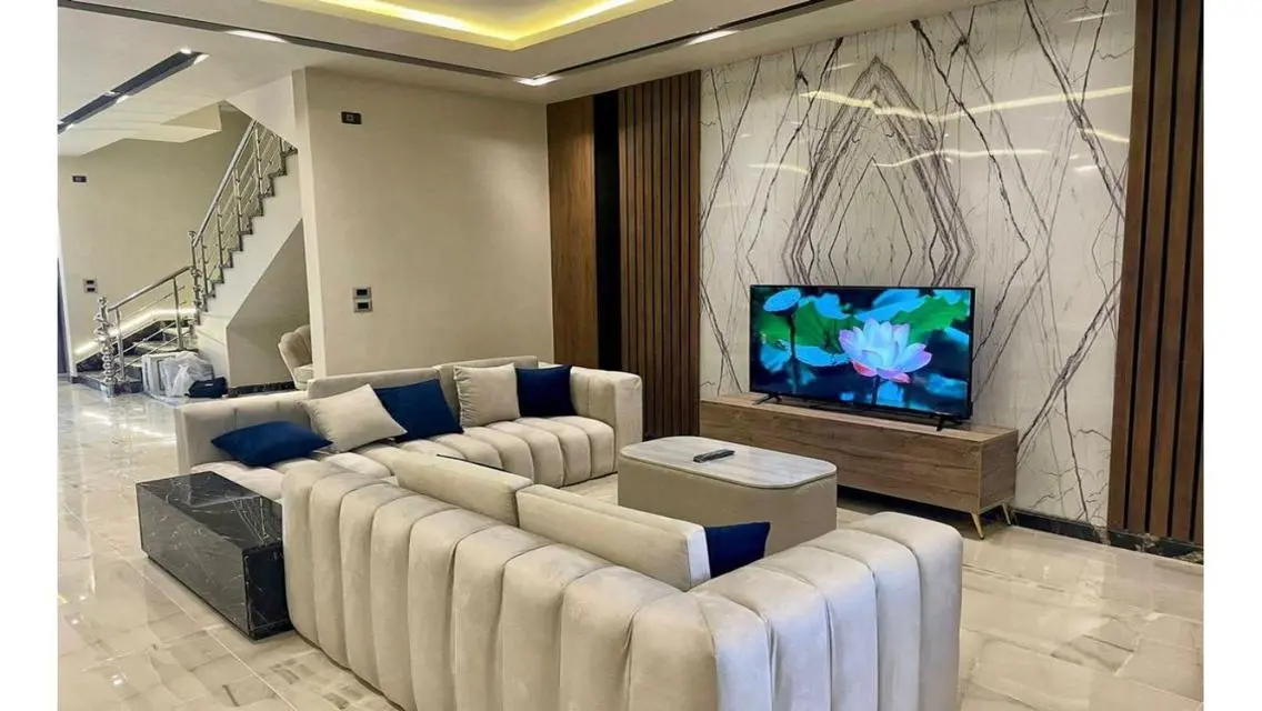 Elegant Apartment with Private Pool and Maid's Room