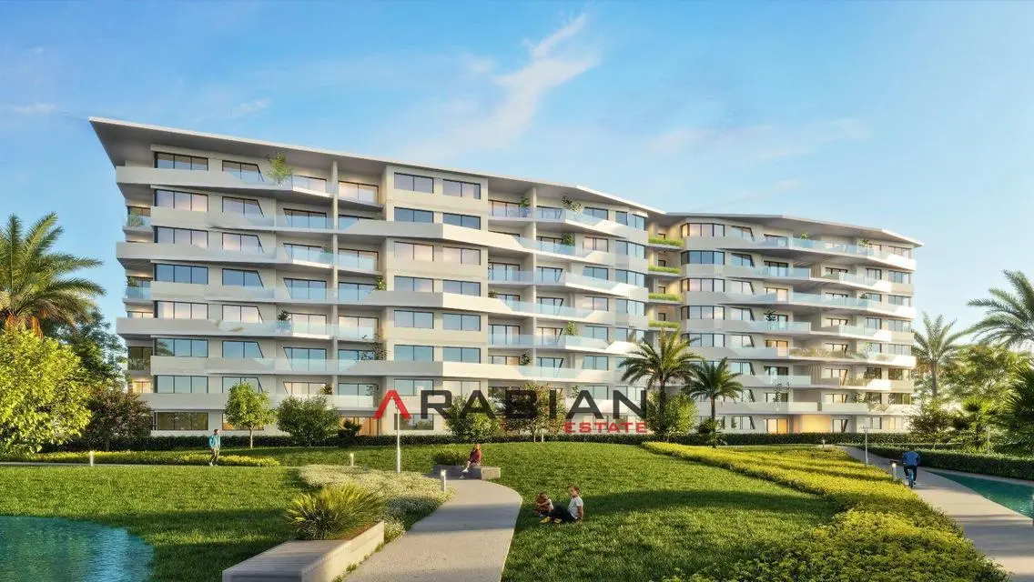 Luxury Apartment Overlooking the Lakes for Sale
