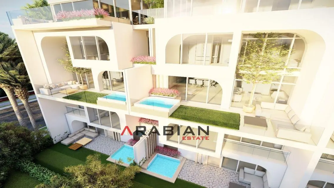 Luxury Apartment Overlooking the Lakes for Sale