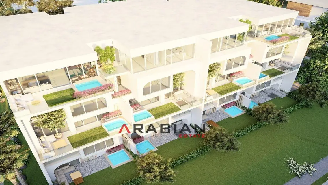 Luxury Apartment Overlooking the Lakes for Sale