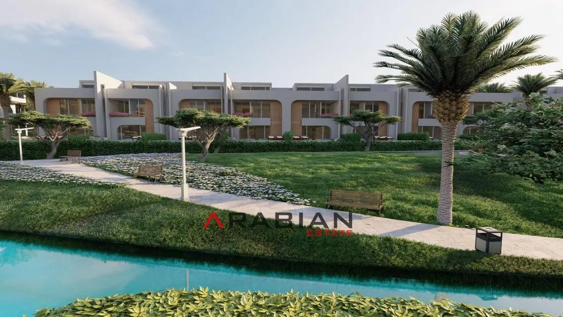 Luxury Apartment Overlooking the Lakes for Sale