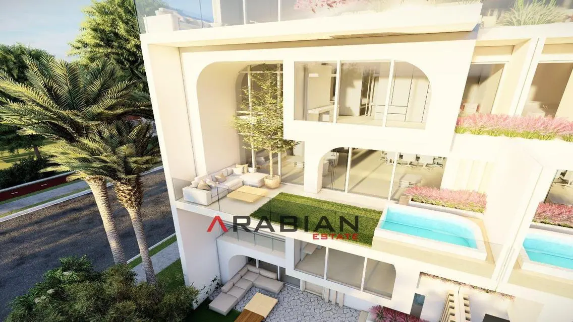 Luxury Apartment Overlooking the Lakes for Sale
