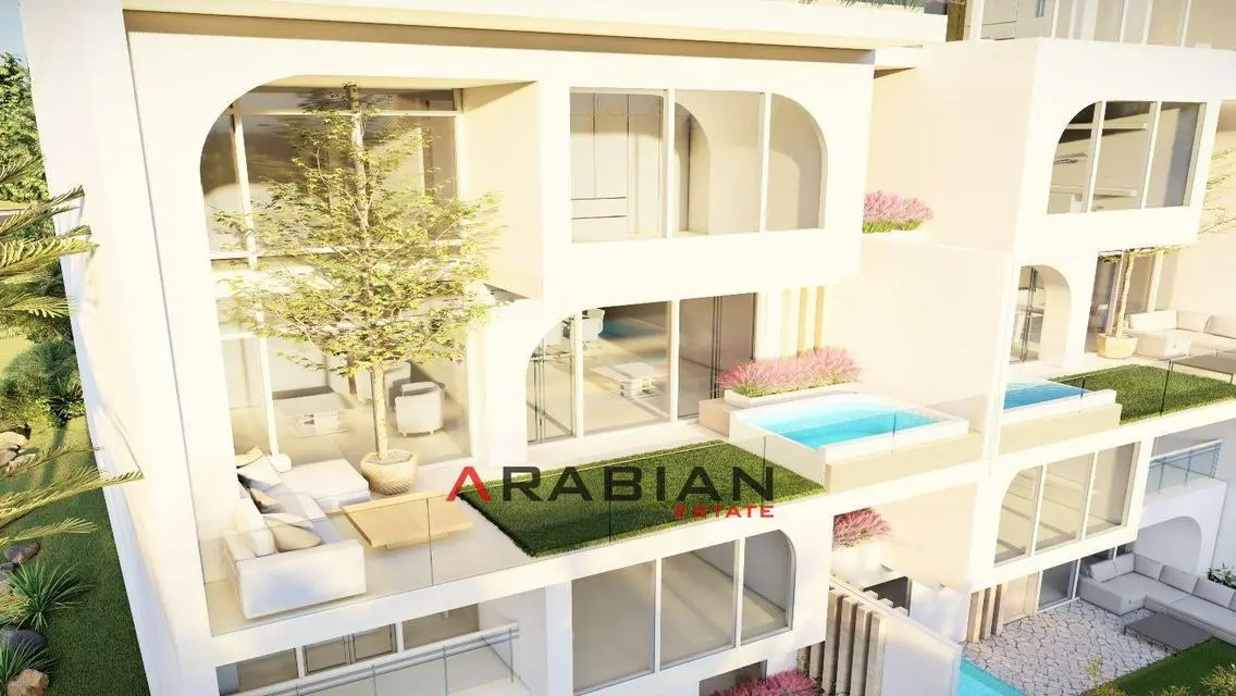 Luxury Apartment Overlooking the Lakes for Sale