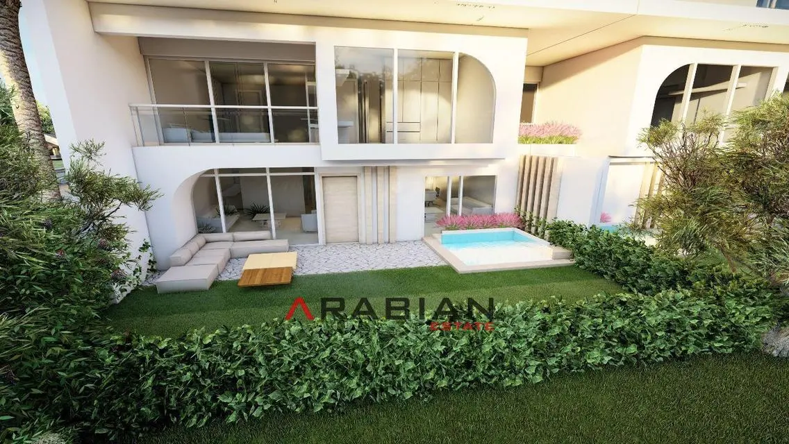 Luxury Apartment Overlooking the Lakes for Sale