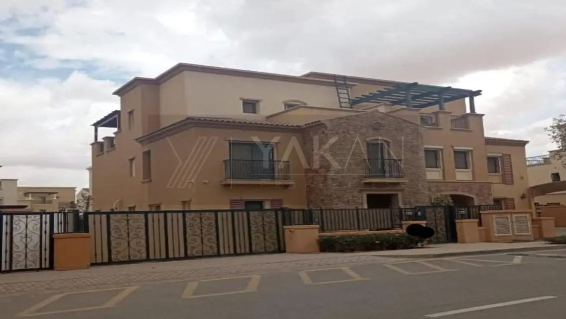 Luxury Apartment Overlooking Lakes with Spacious Area