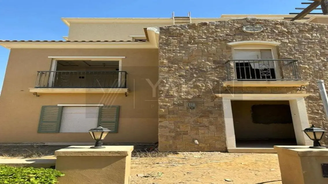 Luxury Apartment Overlooking Lakes with Spacious Area