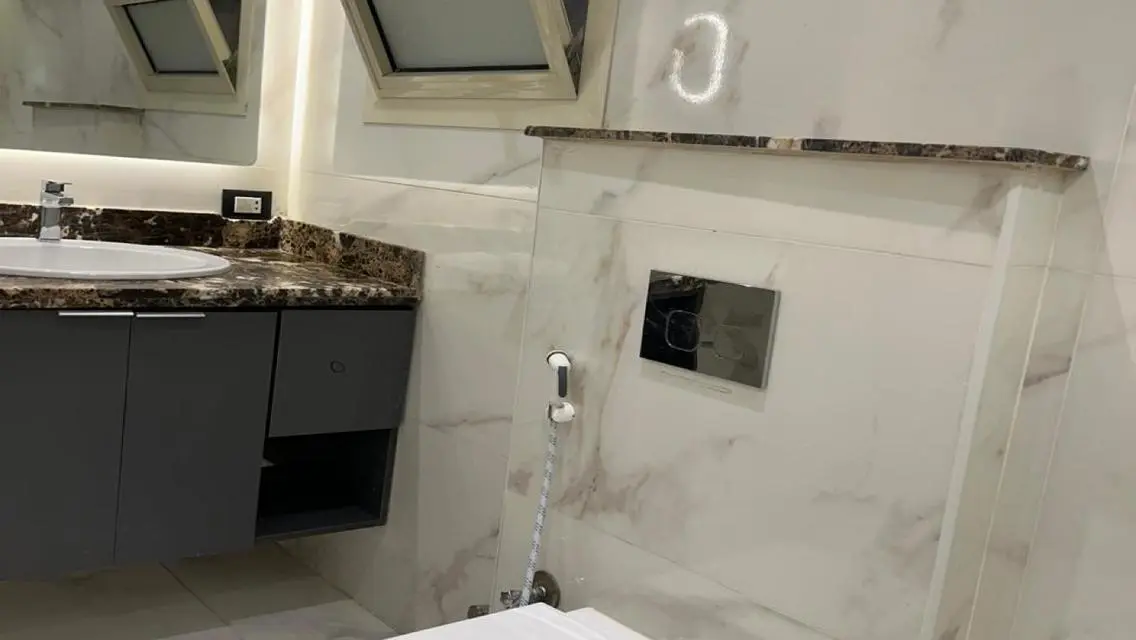 Luxurious Apartment with Private Pool and Park View