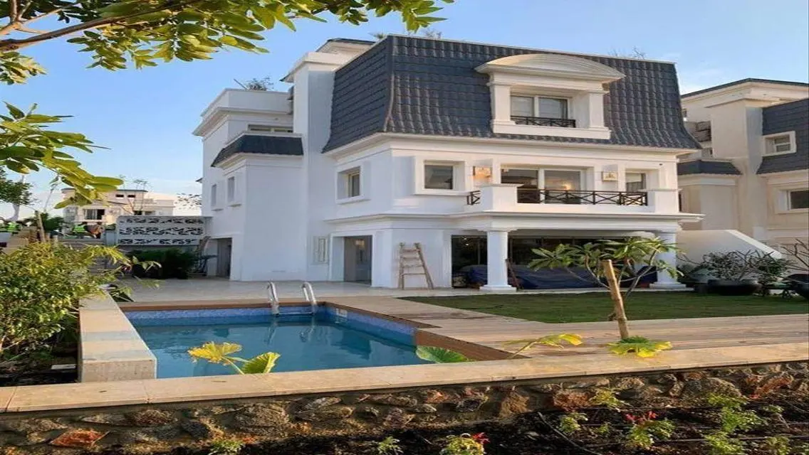 Spacious Garden Villa with Stunning Lagoon Views