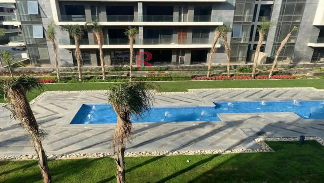Luxury Apartment of 210 m² with Balcony and Private Garden