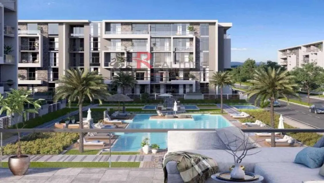 Luxury Apartment of 210 m² with Balcony and Private Garden