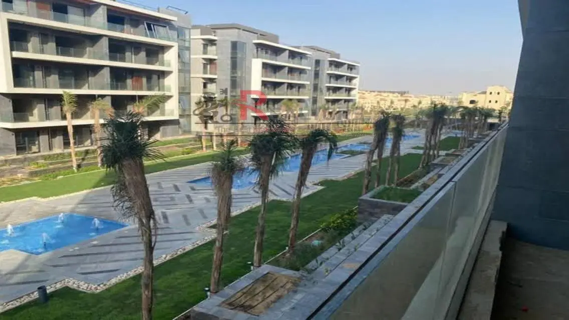 Luxury Apartment of 210 m² with Balcony and Private Garden