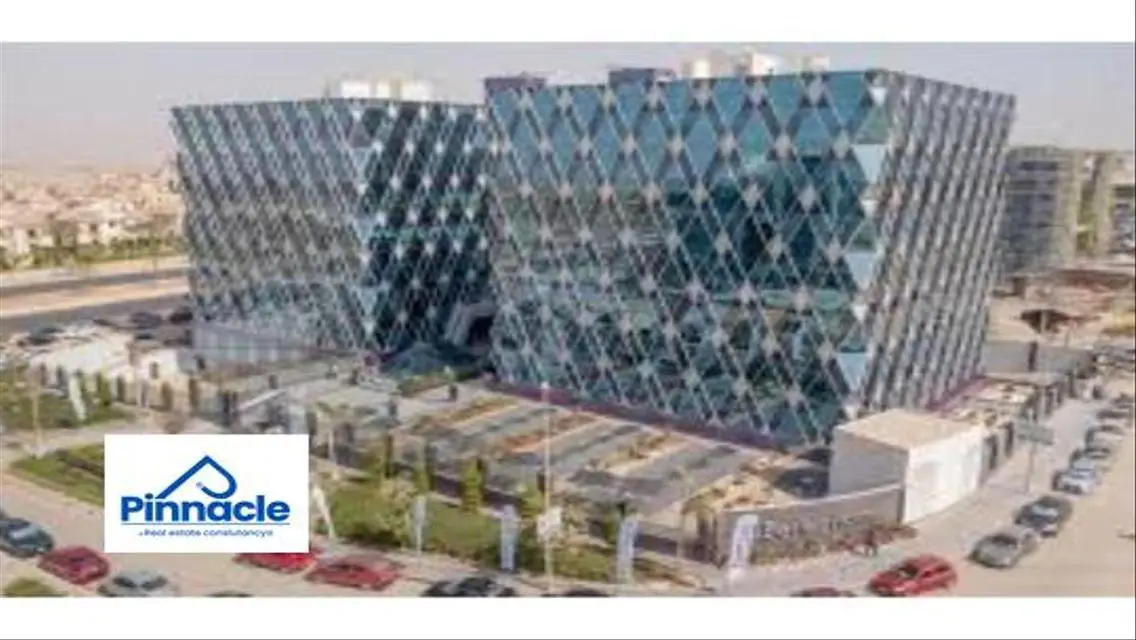 Commercial Property in Cairo - Plaza 105