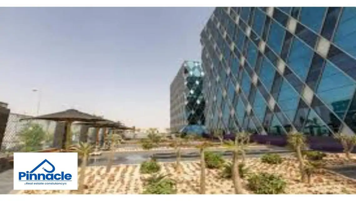 Commercial Property in Cairo - Plaza 105