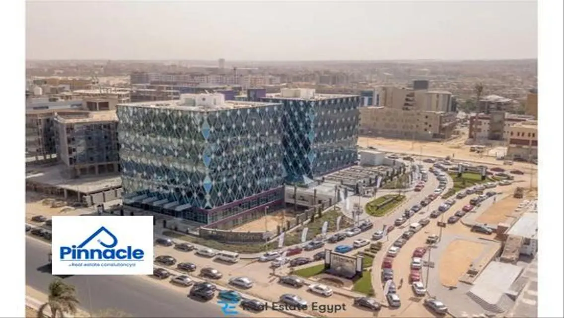 Commercial Property in Cairo - Plaza 105