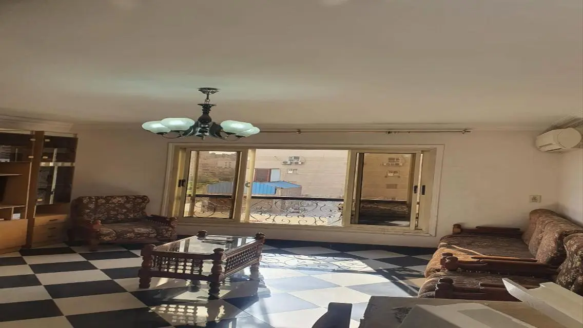 شقة فاخرة للبيع بمساحة 800 متر