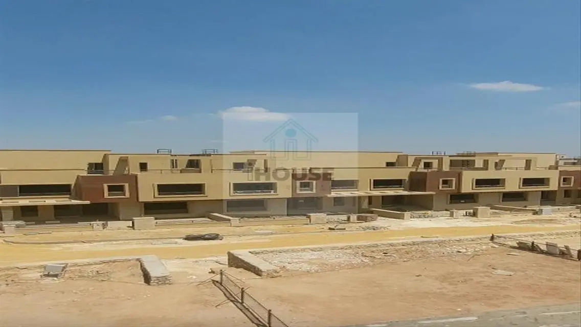فيلا فاخرة للبيع في RT10