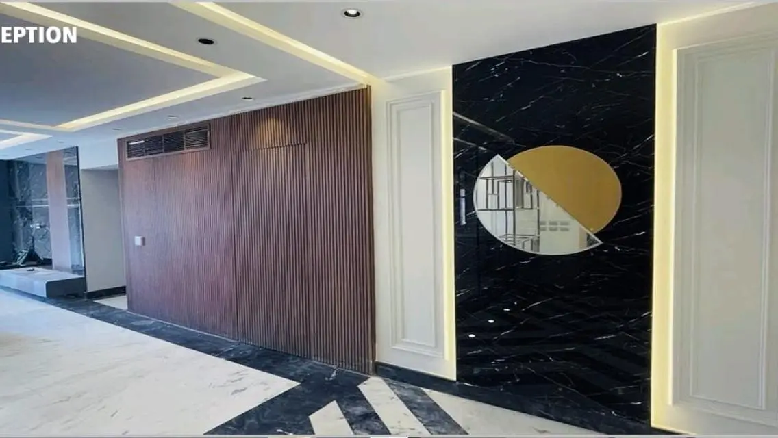 Luxury Apartment Overlooking Lakes in the Heart of the City