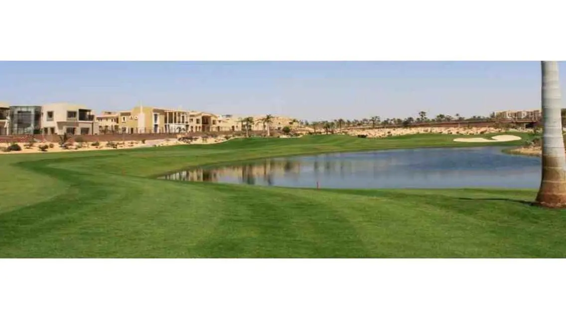 شقة فاخرة بمساحة 370 متر بسعر ممتاز