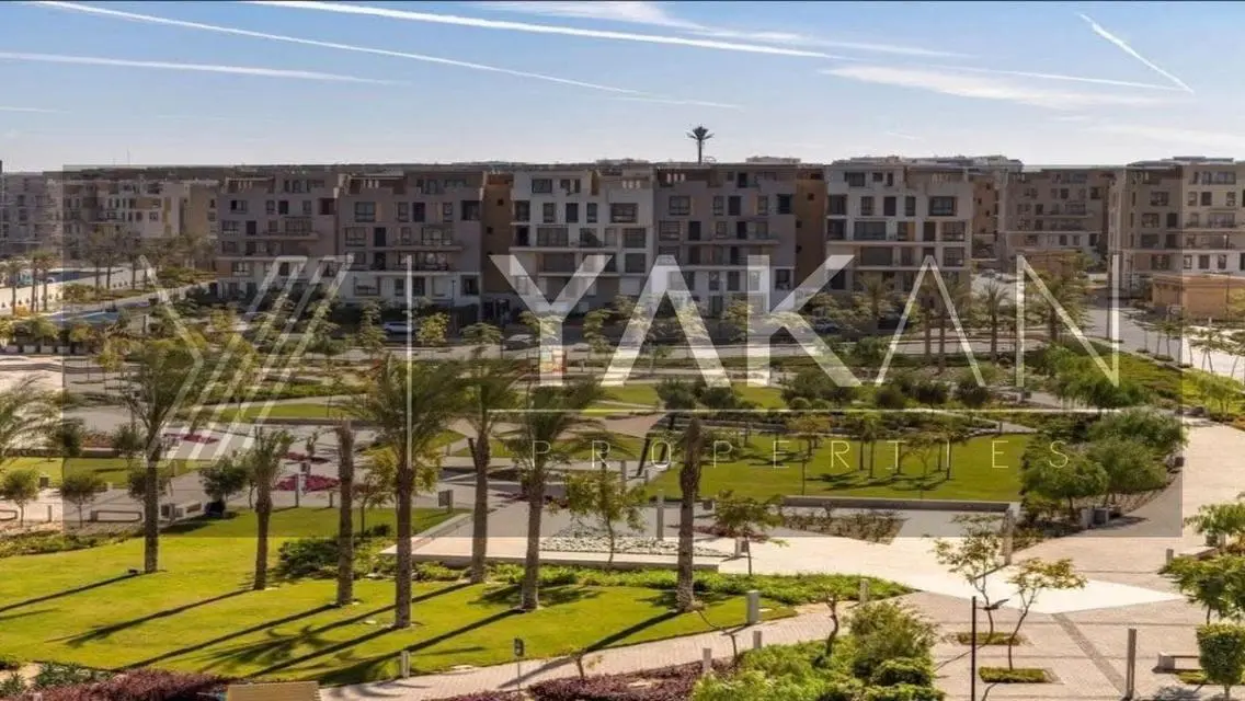 Luxury Apartment with Lake Views in Prime Location