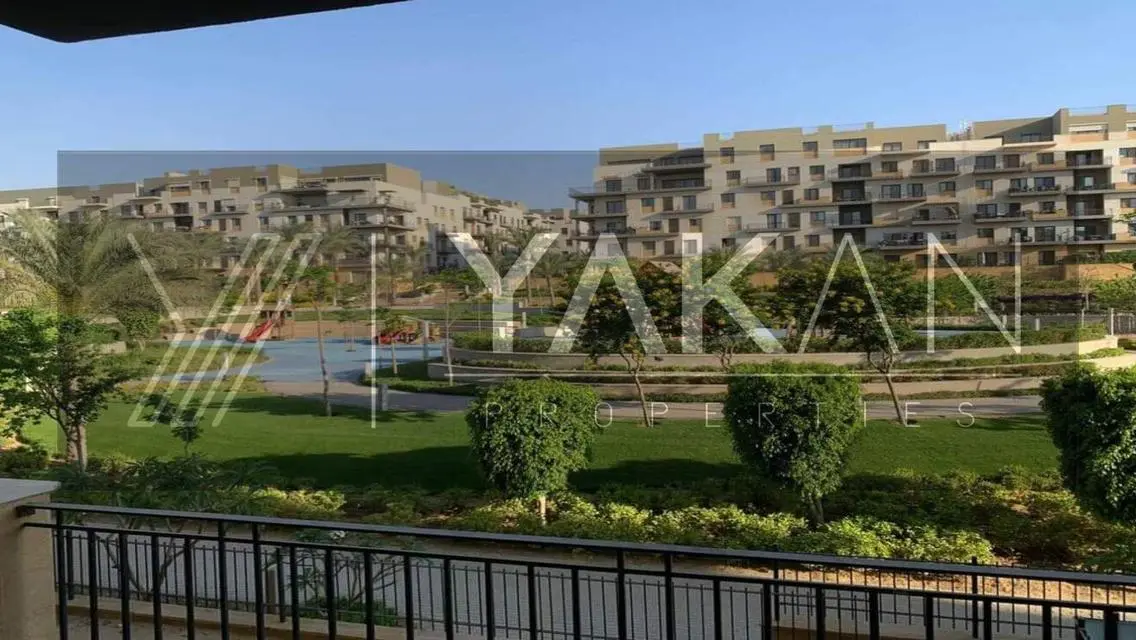 Luxury Apartment with Lake Views in Prime Location