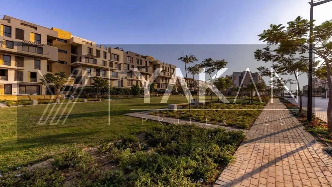 Luxury Apartment with Lake Views in Prime Location