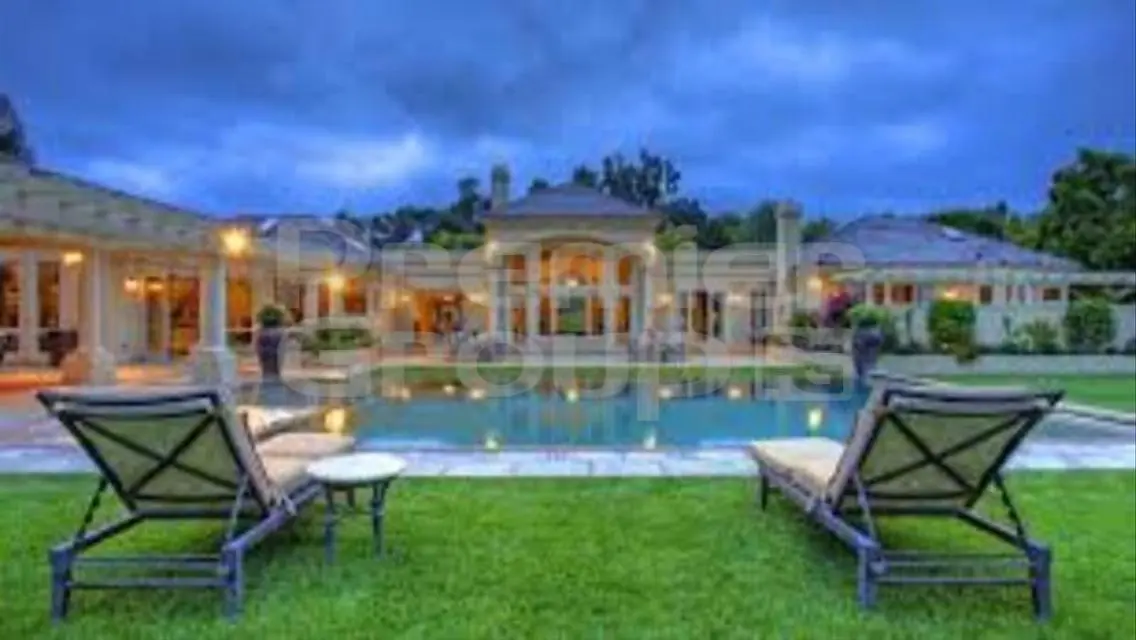 Luxurious Apartment for Sale - 4000 Square Meters