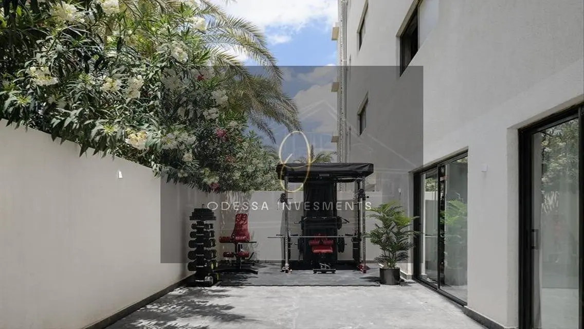 Luxury Villa with Private Garden and Pool
