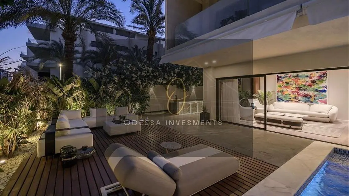 Luxury Villa with Private Garden and Pool
