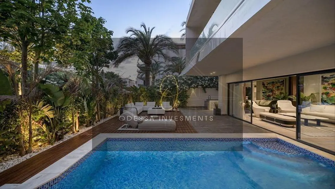 Luxury Villa with Private Garden and Pool