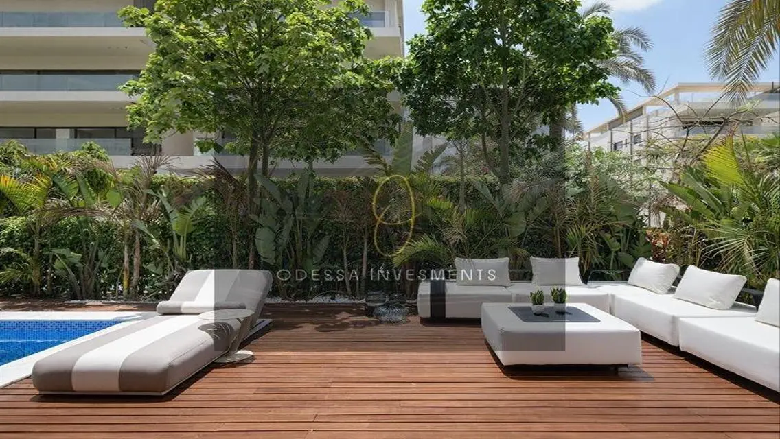 Luxury Villa with Private Garden and Pool