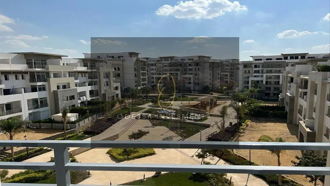Luxury Apartment with Stunning Lake View