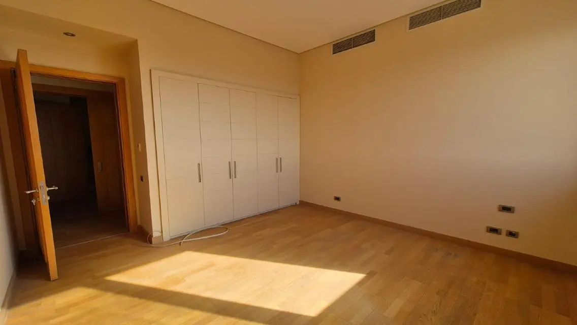 Spacious 350 sqm Apartment for Sale