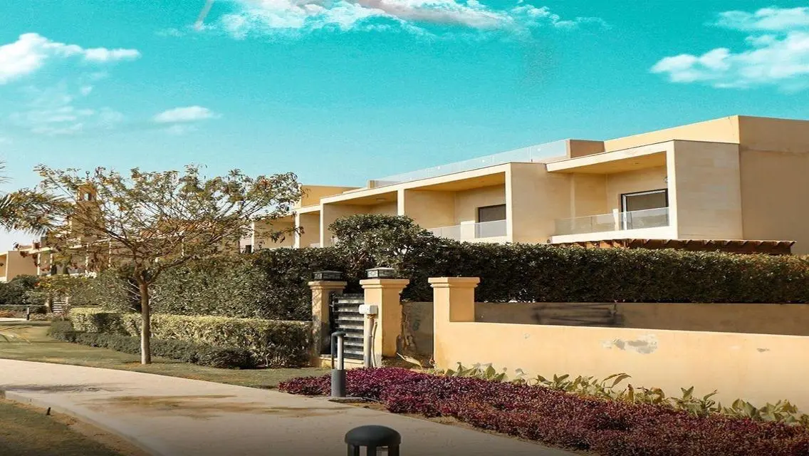 Luxury Villa with Private Garden and Swimming Pool in the Heart of the City