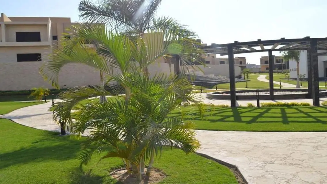 Luxury Villa with Private Garden and Swimming Pool in the Heart of the City